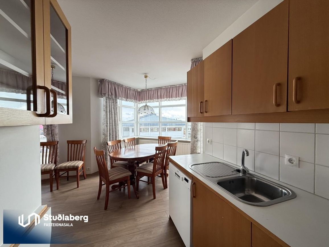 Kirkjuvegur 1, 230 Reykjanesbær