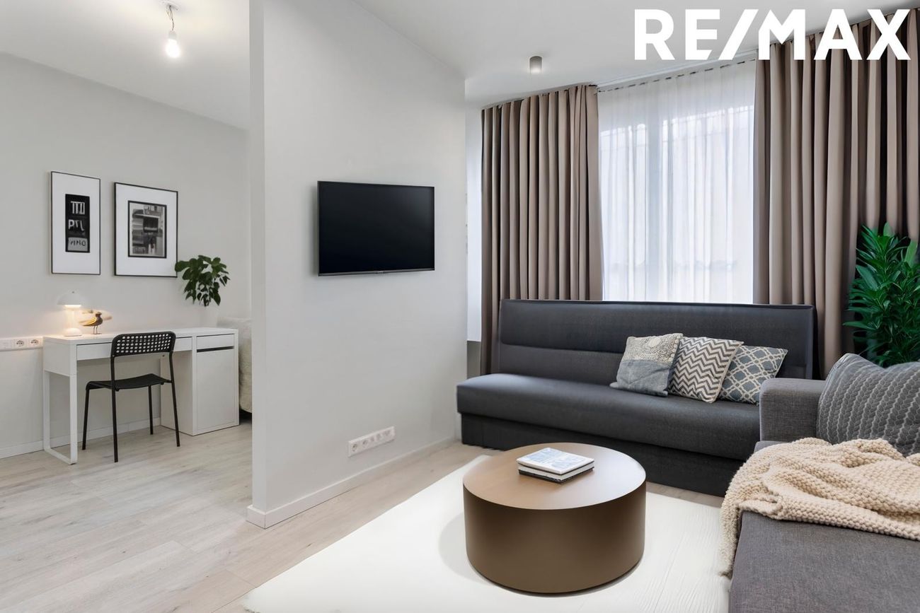 Smyrilshlíð 1, 102 Reykjavík