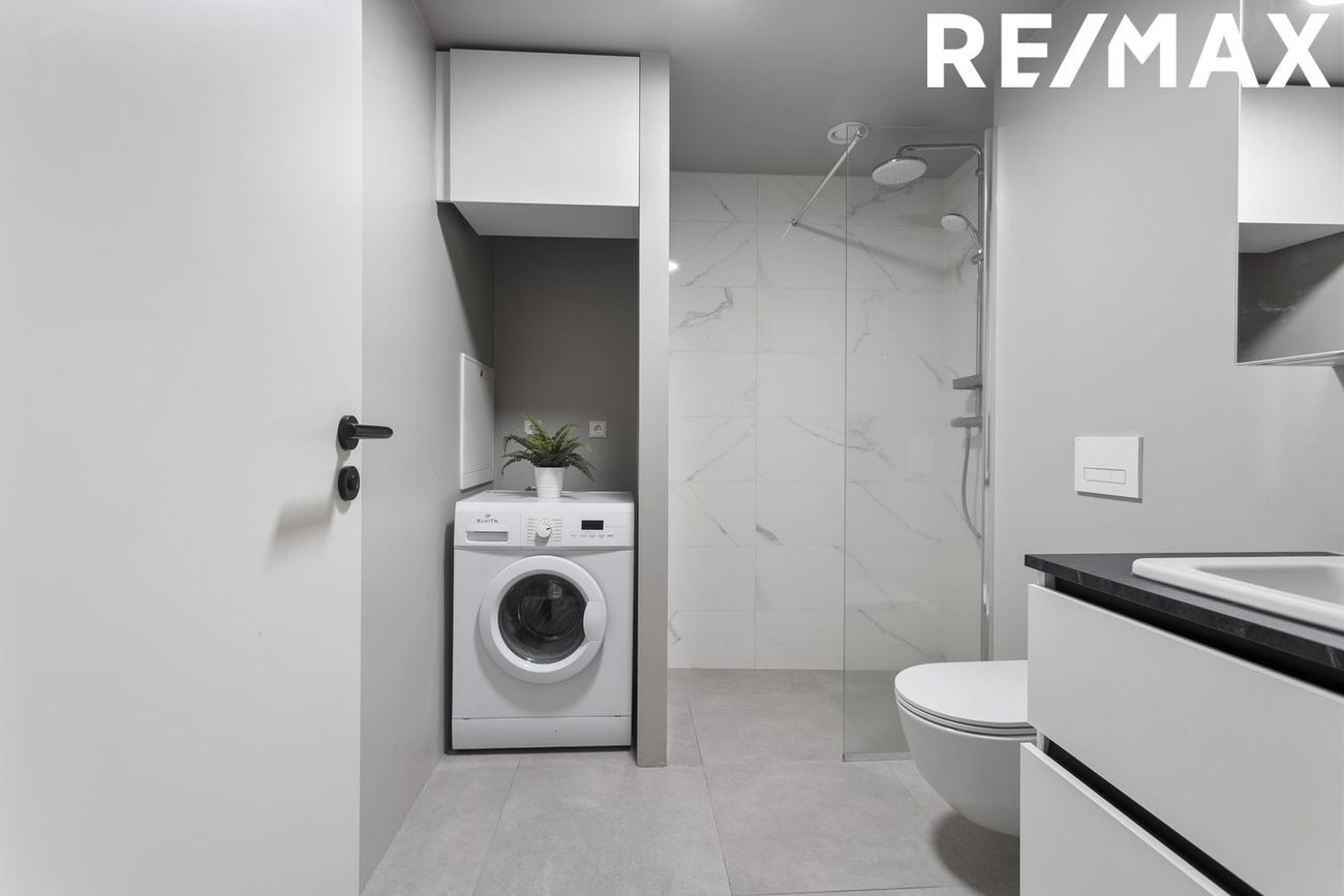 Smyrilshlíð 1, 102 Reykjavík