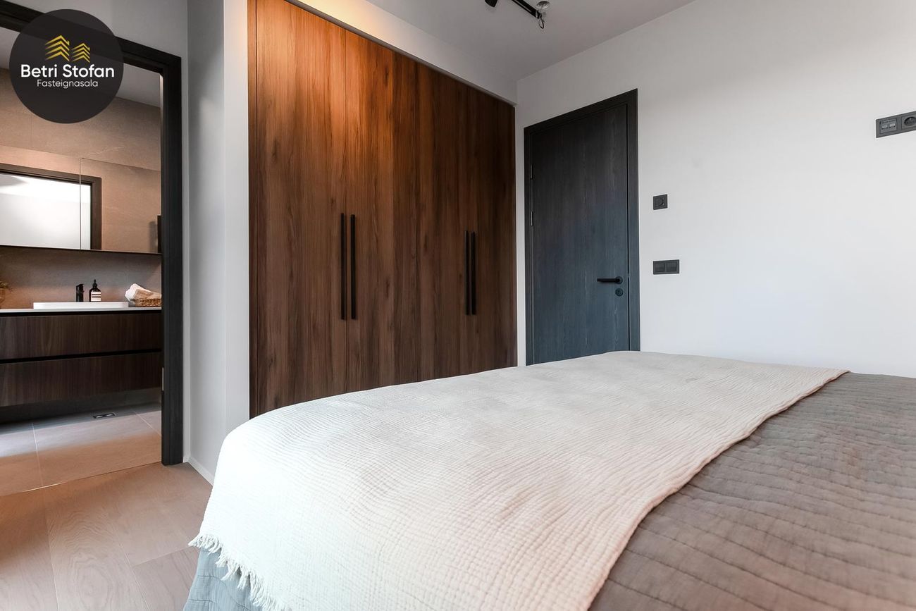 Grensásvegur 2B, 108 Reykjavík