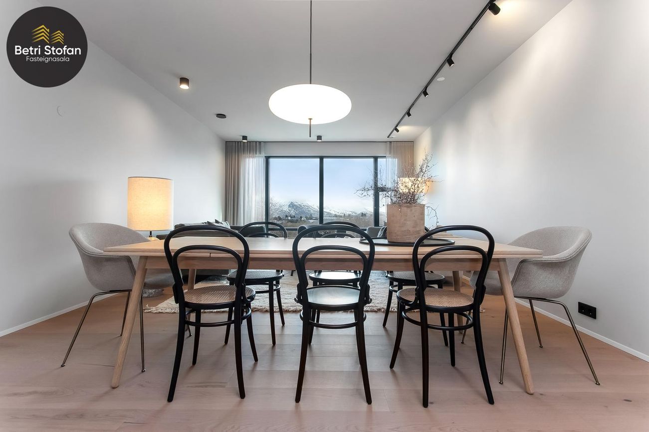 Grensásvegur 2B, 108 Reykjavík