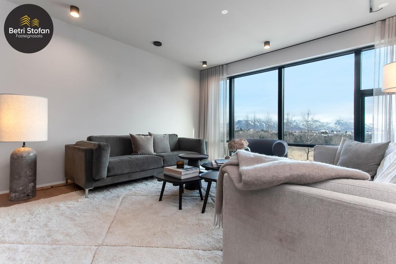 Grensásvegur 2B, 108 Reykjavík
