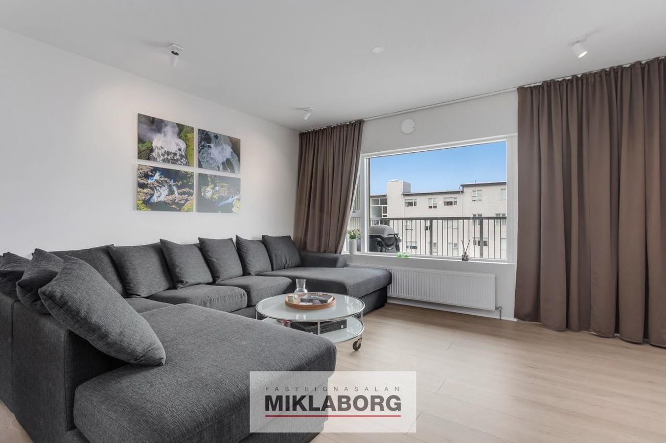 Skyggnisbraut 1, 113 Reykjavík