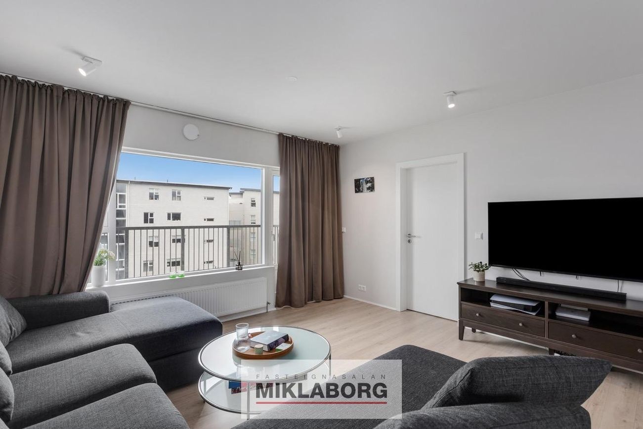 Skyggnisbraut 1, 113 Reykjavík
