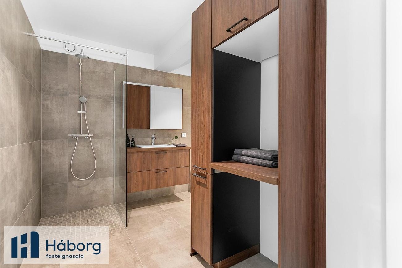 Skipholt 1, 105 Reykjavík