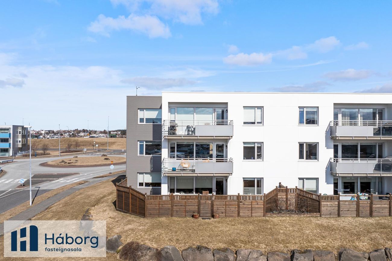 Línakur 1, 210 Garðabær