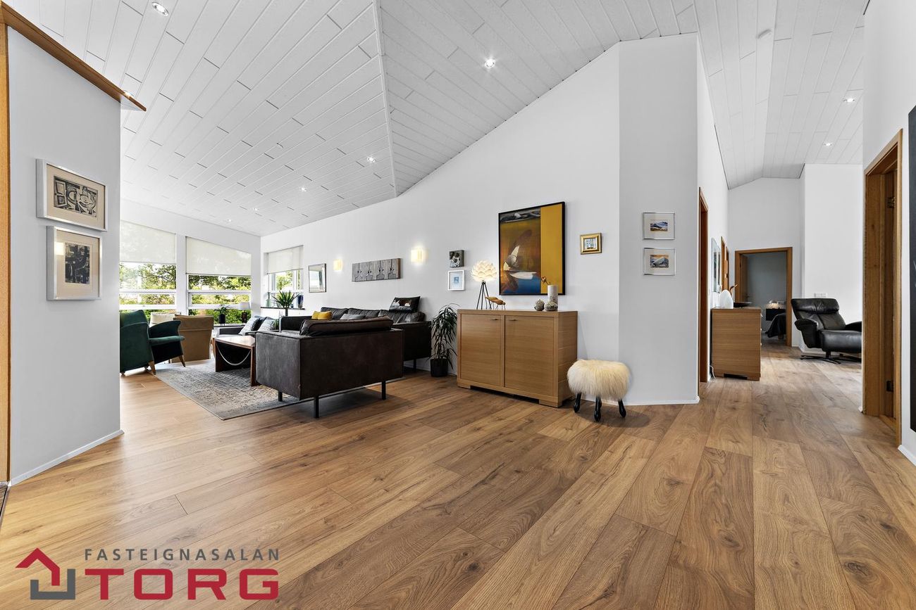 Týsvellir 1 - 0101, 230 Reykjanesbær