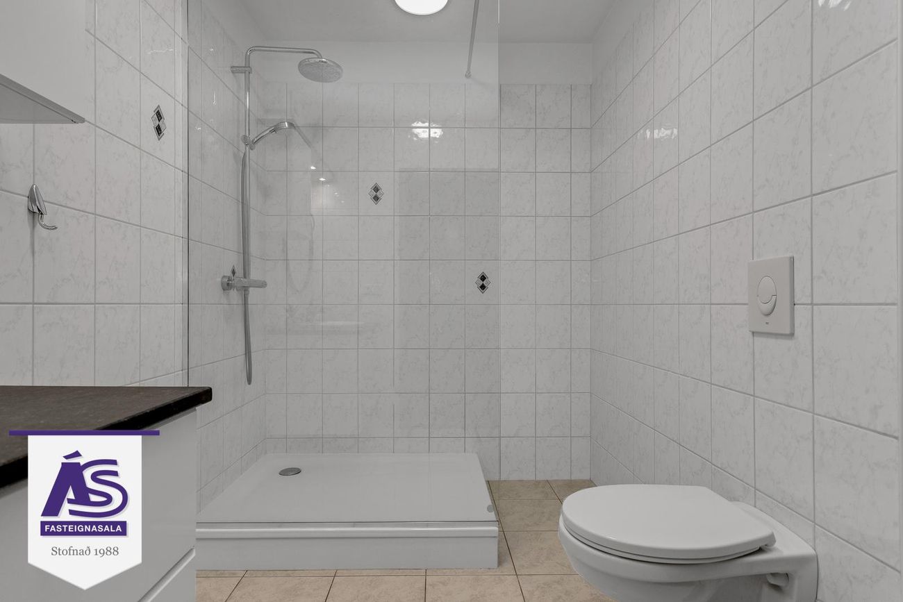 Eskivellir 7, 221 Hafnarfjörður