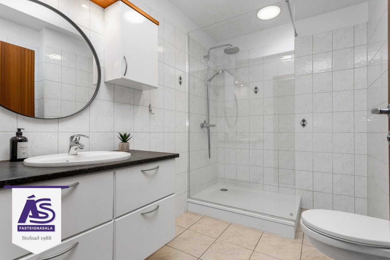 Eskivellir 7, 221 Hafnarfjörður