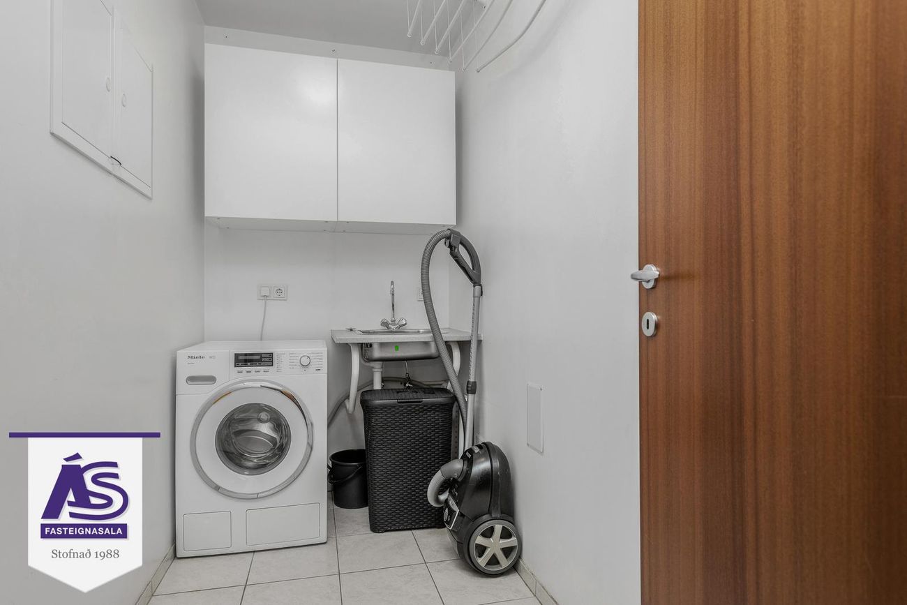 Eskivellir 7, 221 Hafnarfjörður