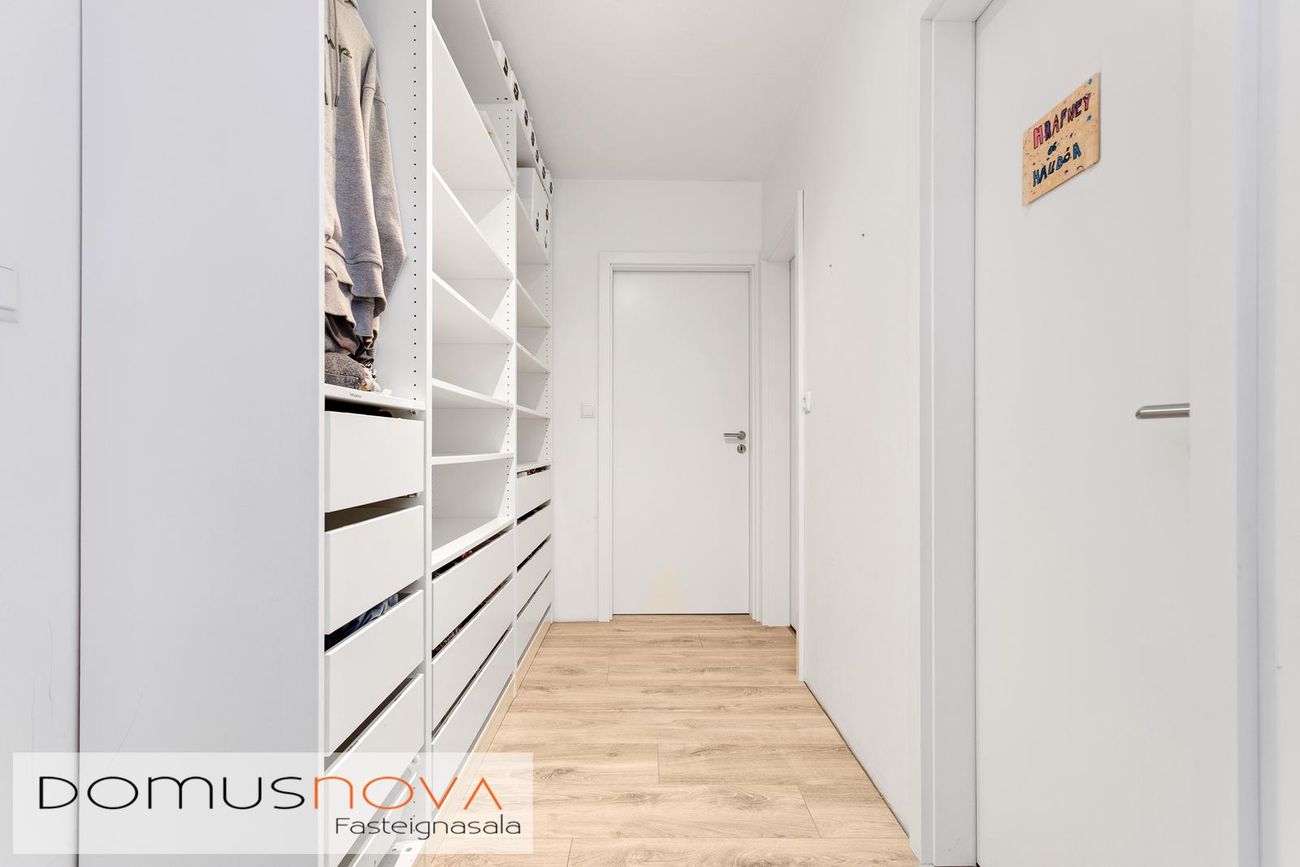 Hraunbær 128, 110 Reykjavík