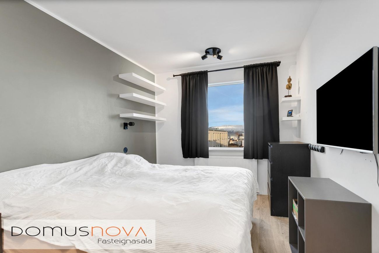 Hraunbær 128, 110 Reykjavík