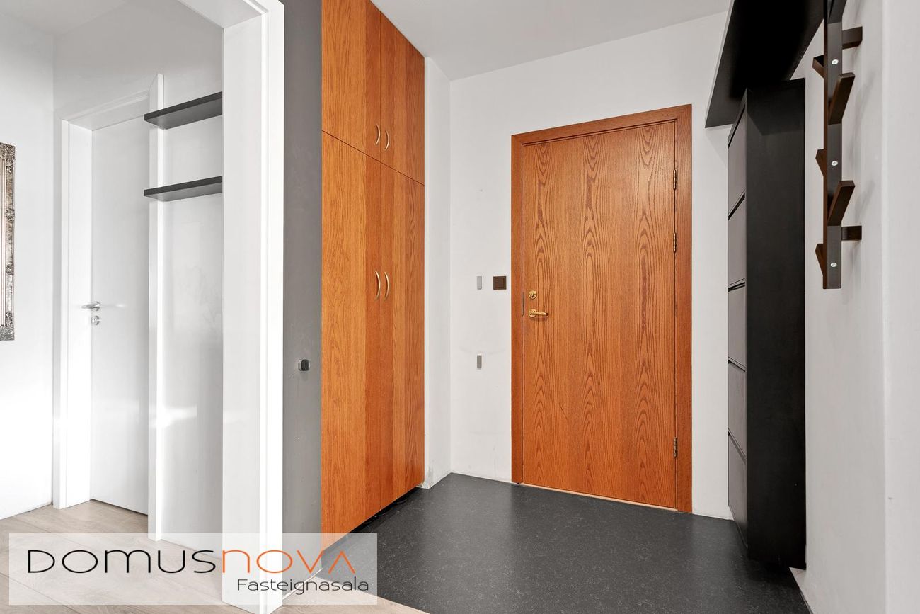 Hraunbær 128, 110 Reykjavík