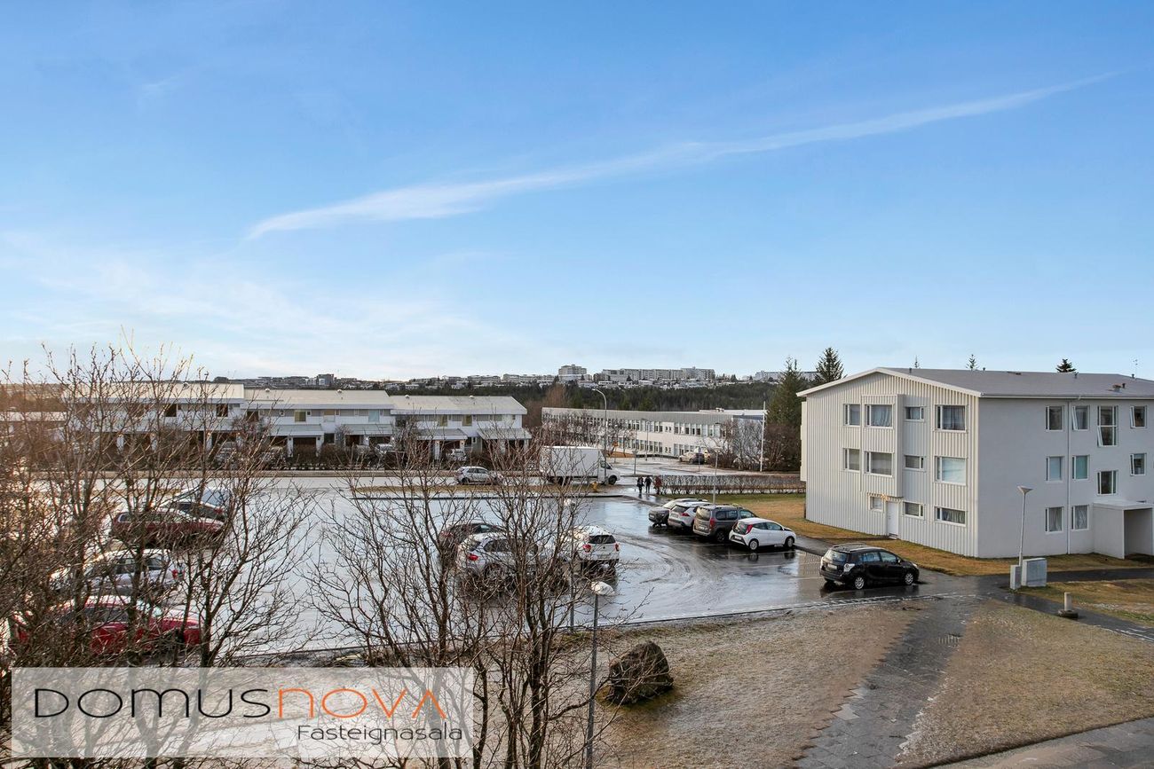 Hraunbær 128, 110 Reykjavík