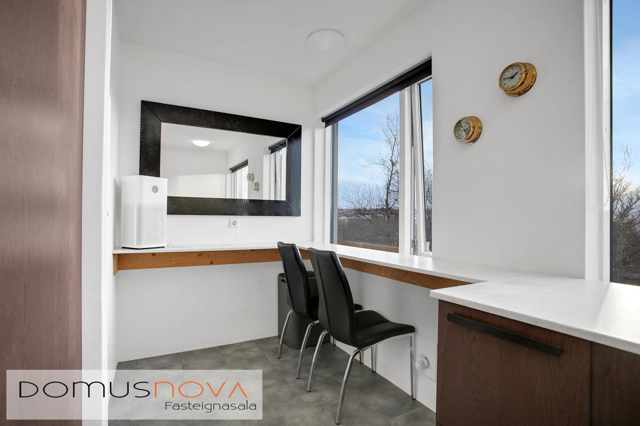 Hraunbær 128, 110 Reykjavík