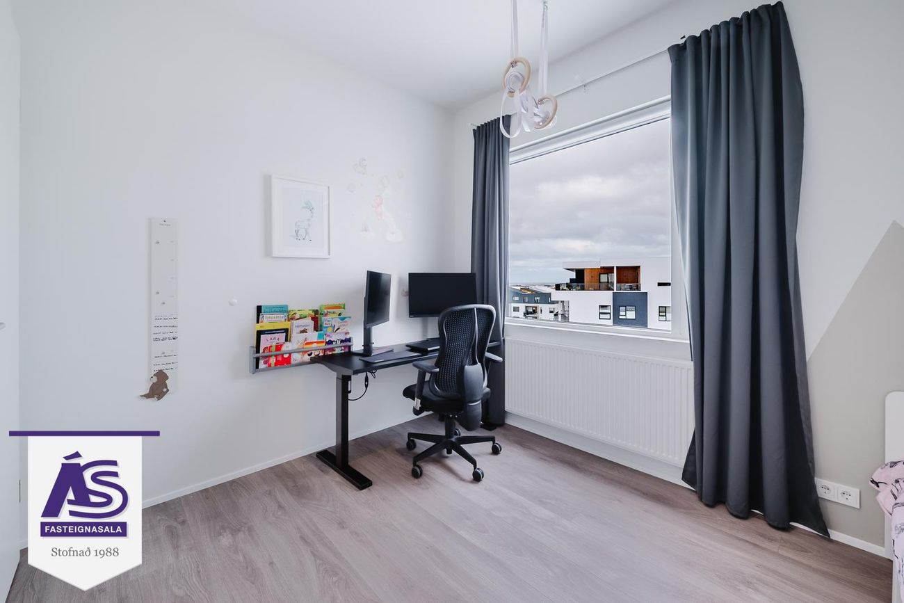 Hraungata 23 - 0401, 210 Garðabær