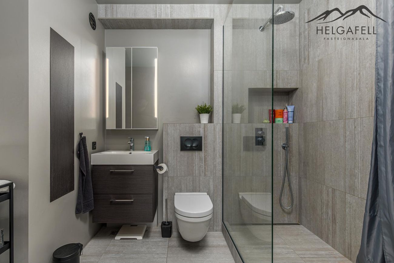 Helluvað 13, 110 Reykjavík