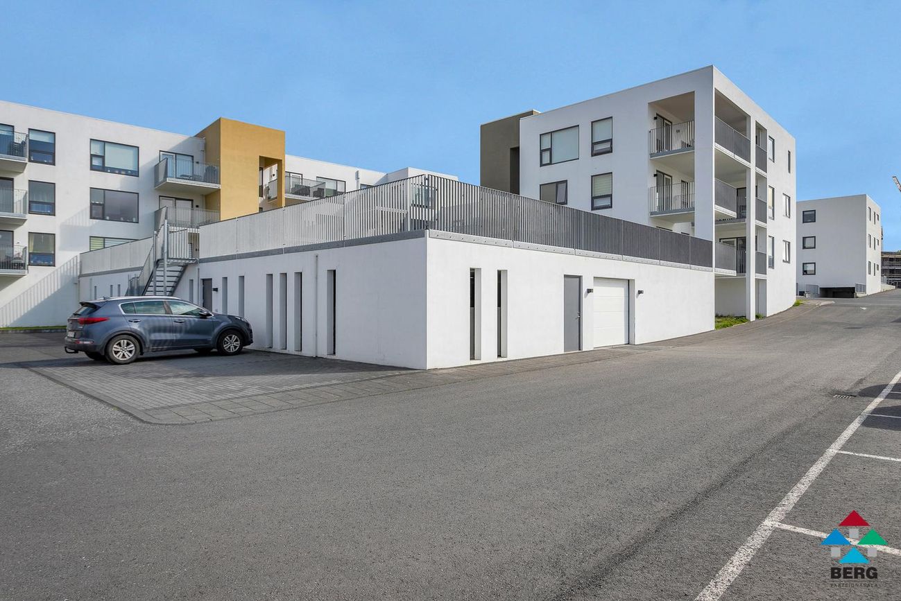 Vefarastræti 38, 270 Mosfellsbær