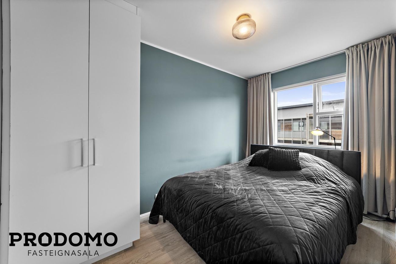 Dalsbraut 14, 260 Reykjanesbær