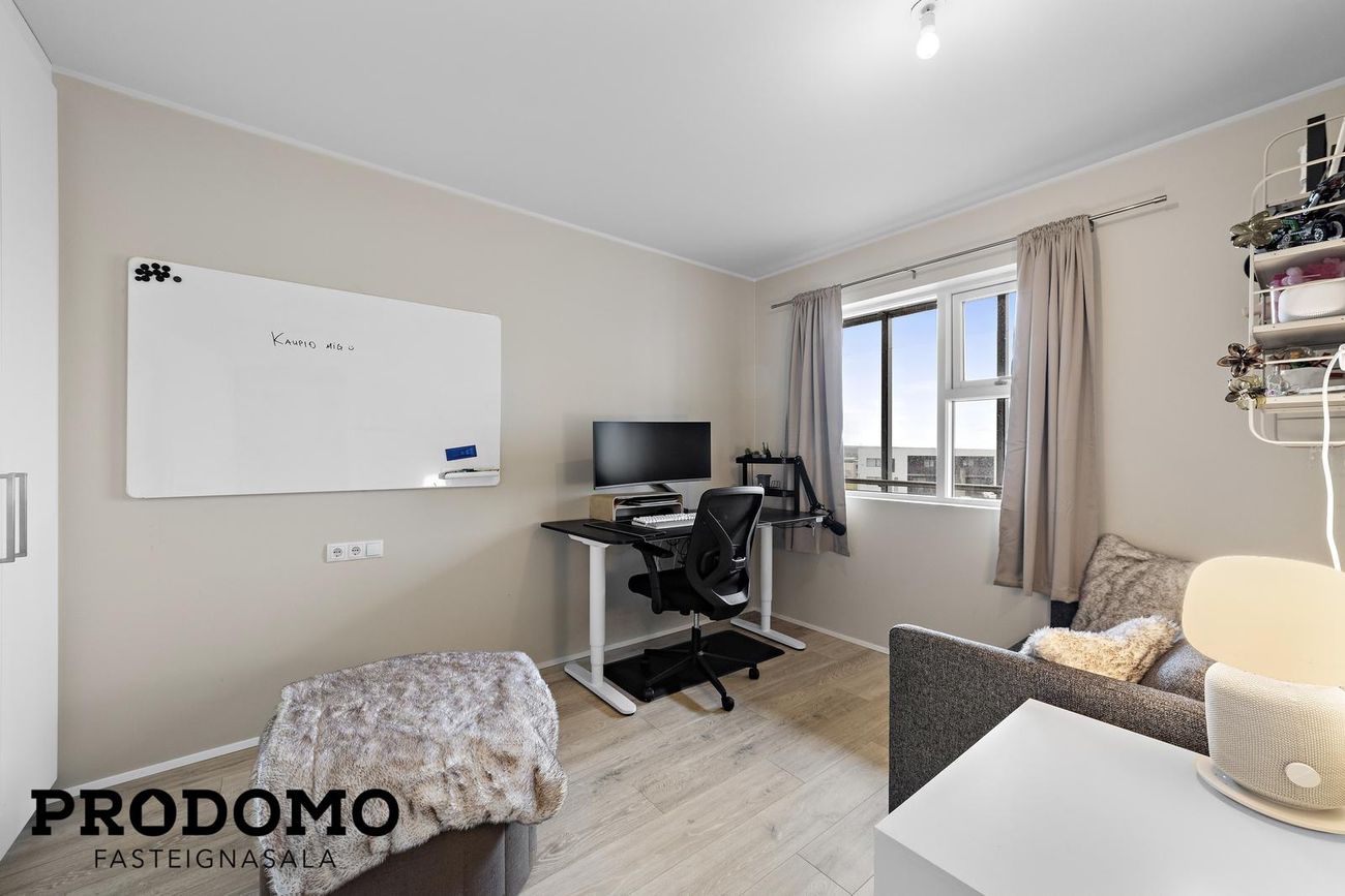 Dalsbraut 14, 260 Reykjanesbær