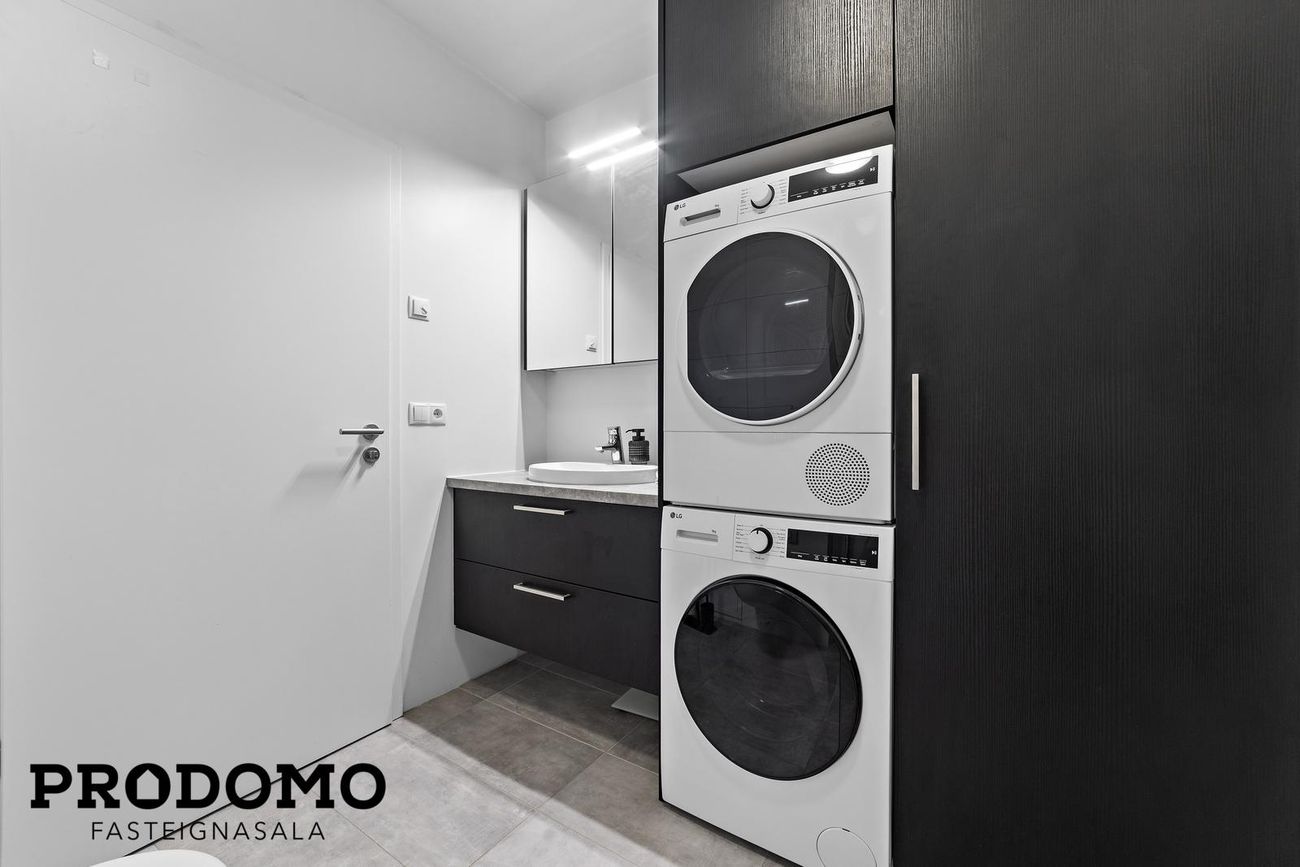 Dalsbraut 14, 260 Reykjanesbær