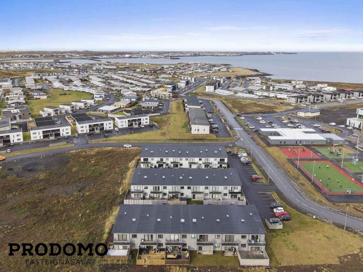 Dalsbraut 14, 260 Reykjanesbær