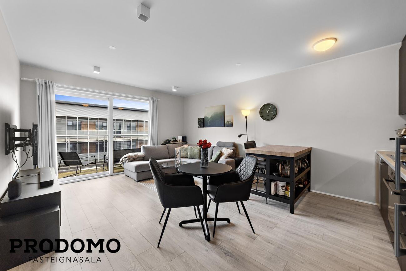 Dalsbraut 14, 260 Reykjanesbær