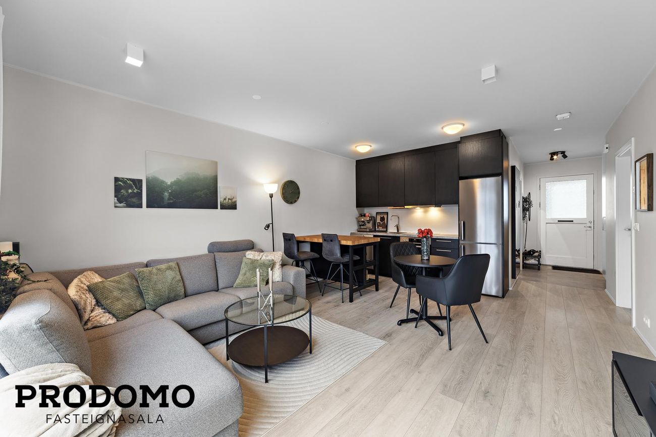 Dalsbraut 14, 260 Reykjanesbær