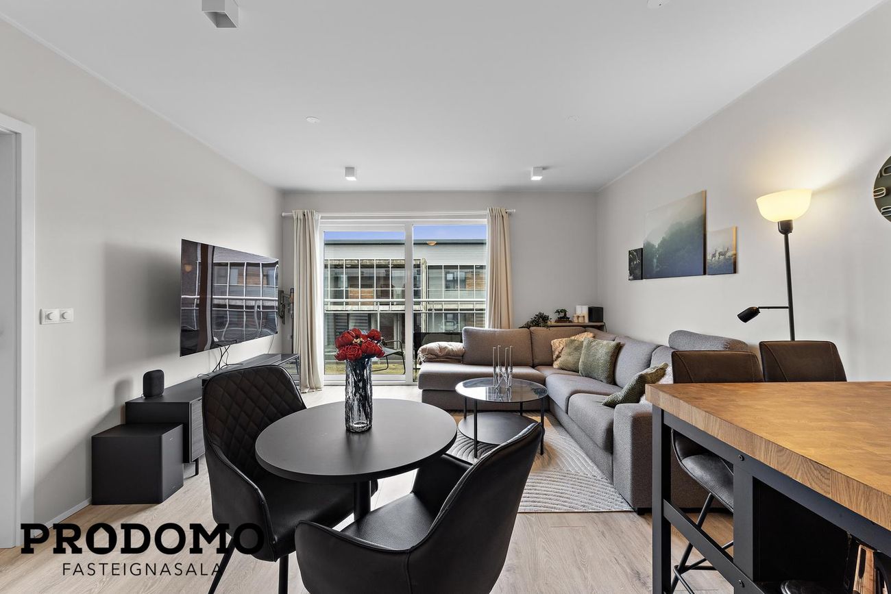 Dalsbraut 14, 260 Reykjanesbær