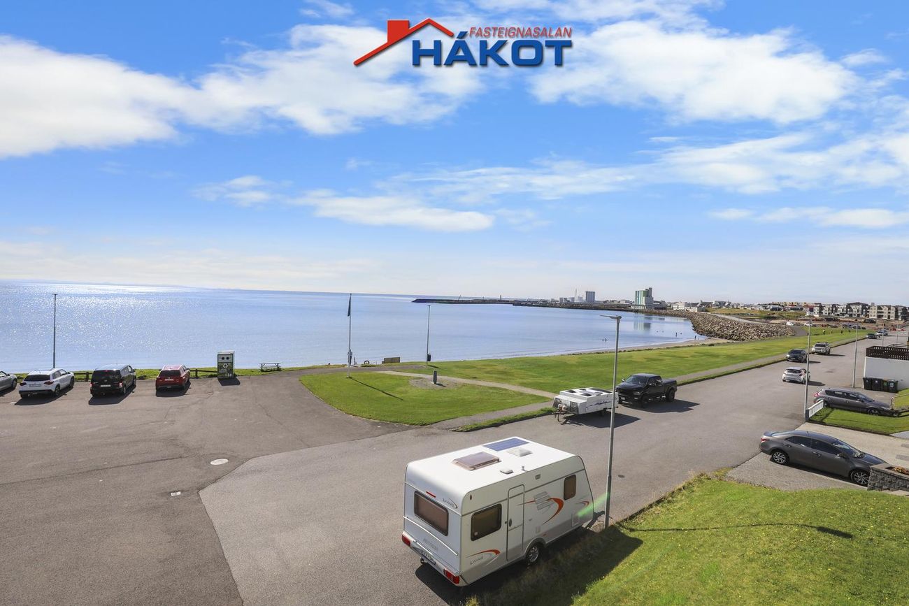 Jaðarsbraut 39, 300 Akranes