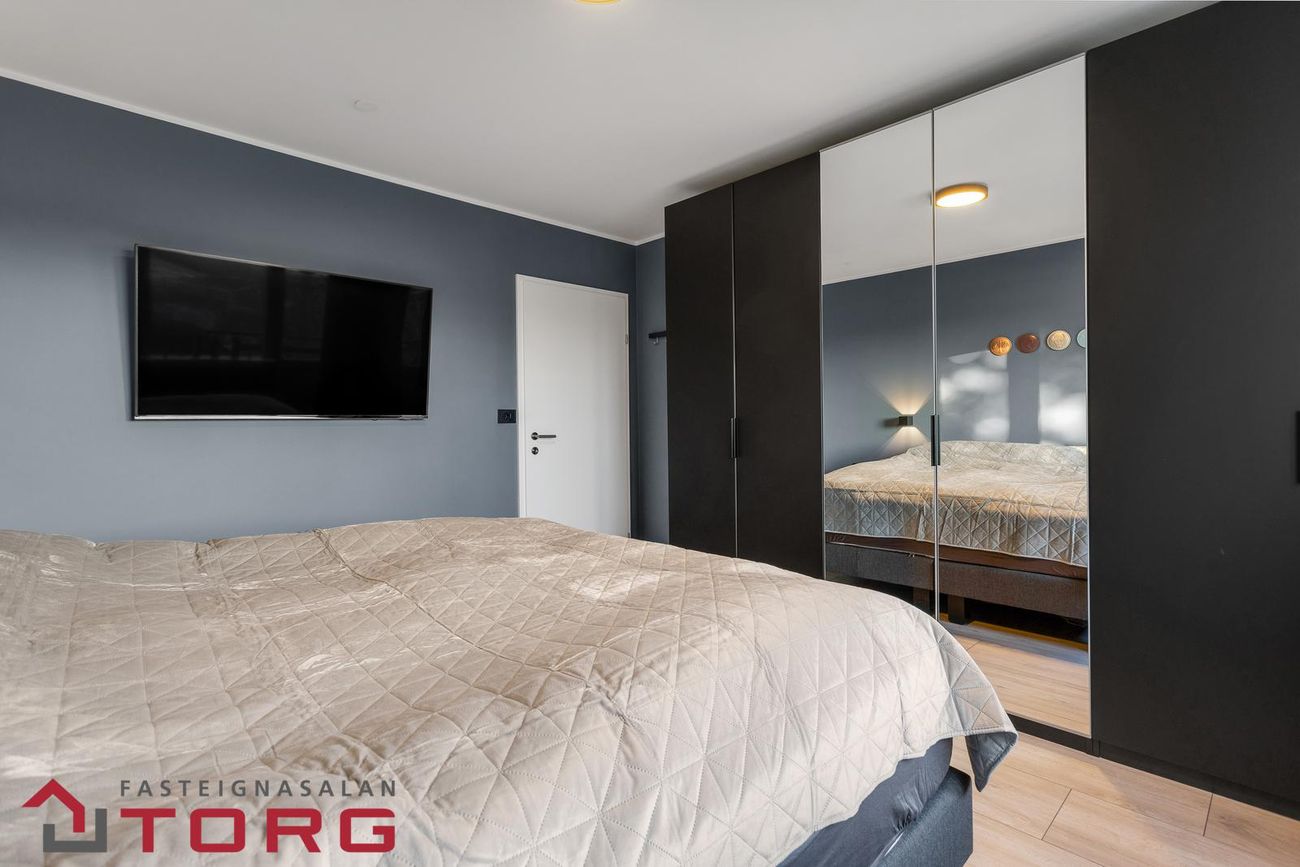 Gnoðarvogur 48 - 0201, 104 Reykjavík