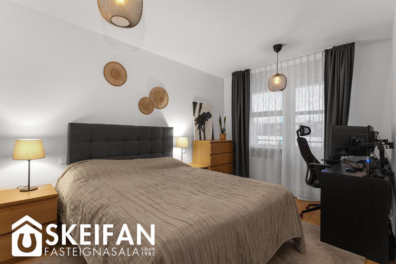 Fálkahöfði 8, 270 Mosfellsbær