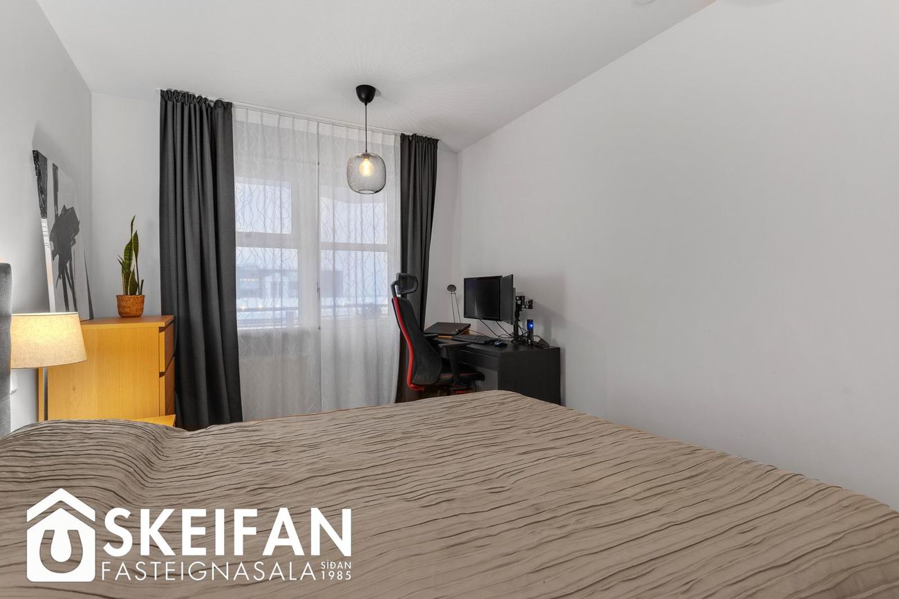 Fálkahöfði 8, 270 Mosfellsbær