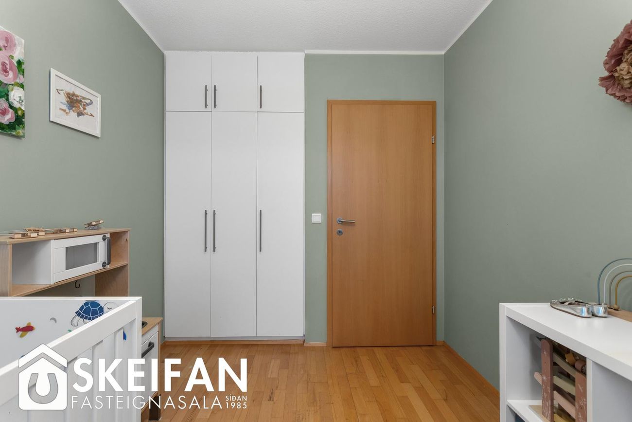 Fálkahöfði 8, 270 Mosfellsbær