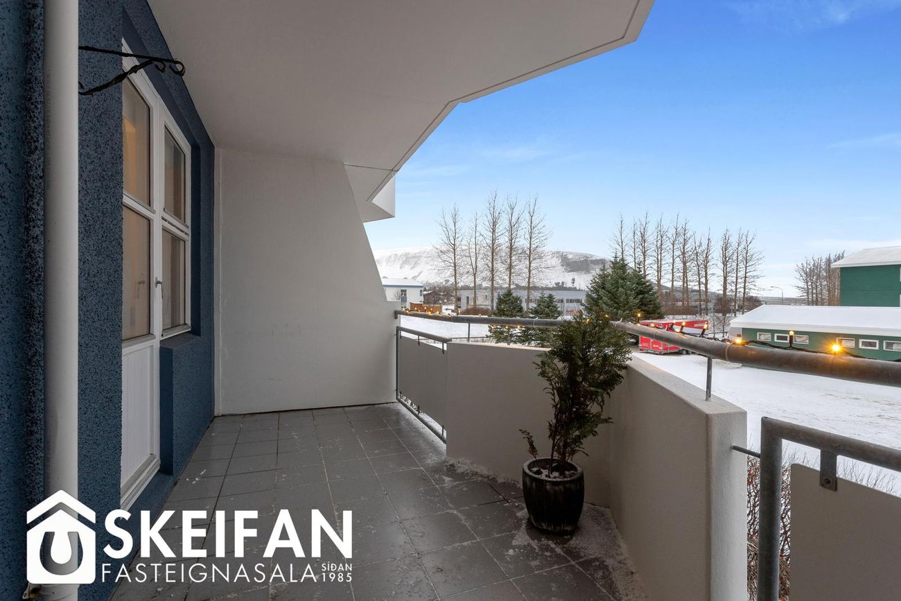 Fálkahöfði 8, 270 Mosfellsbær