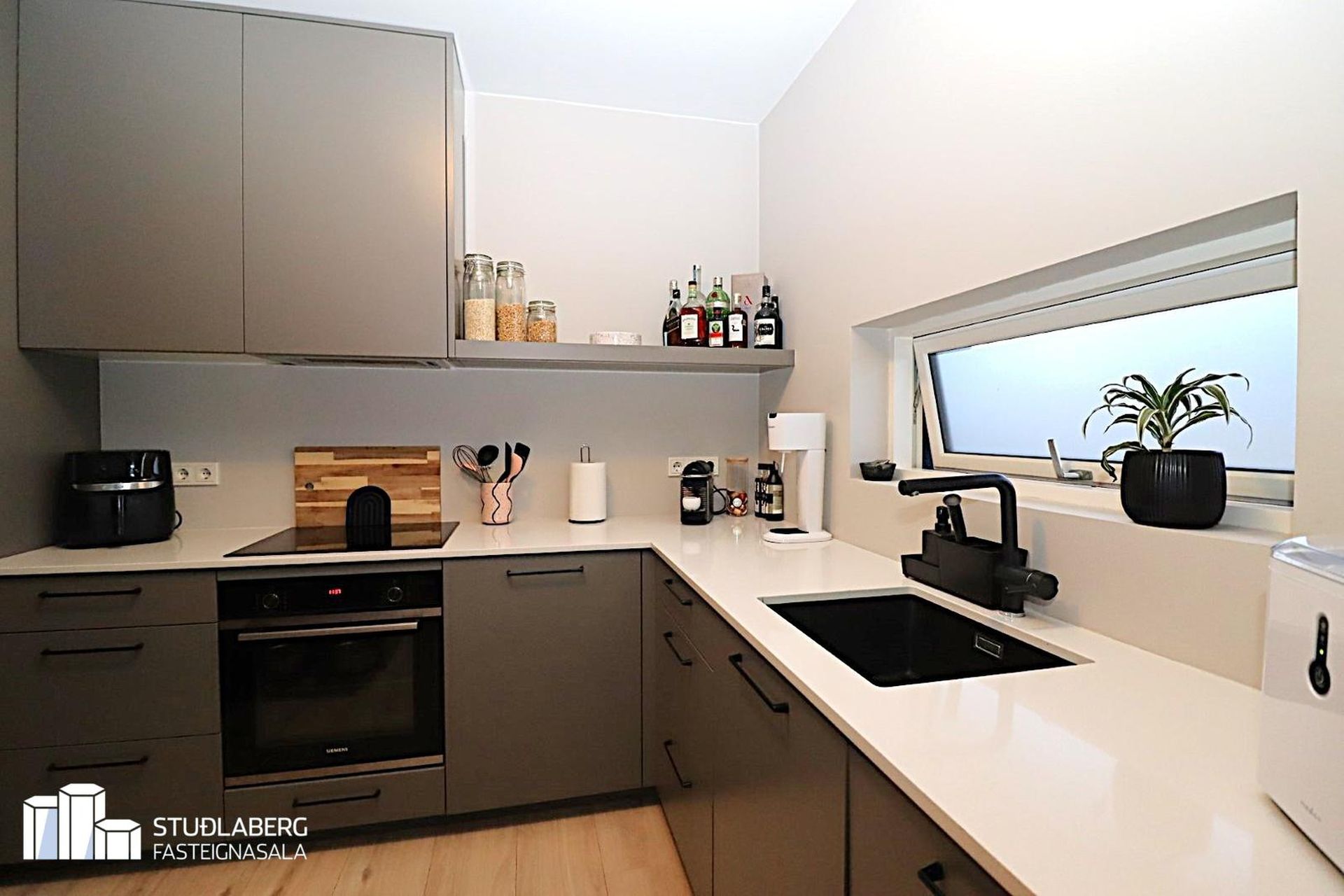 Dalsbraut 22, 260 Reykjanesbær