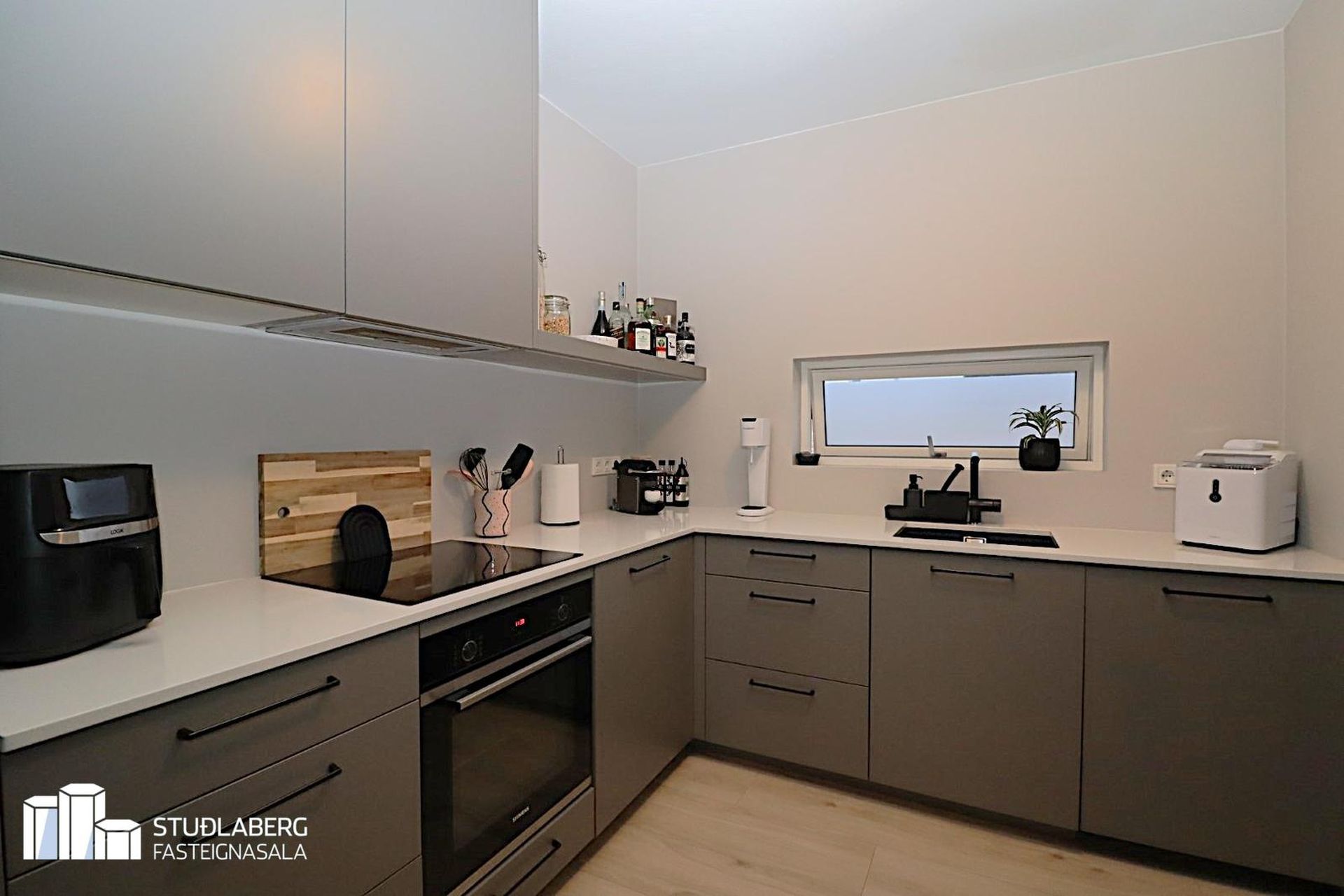 Dalsbraut 22, 260 Reykjanesbær