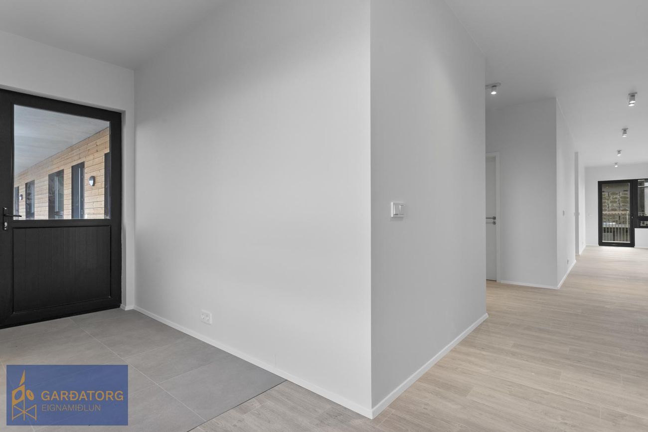 Hrafnaborg 3, 190 Sveitarfélagið Vogar