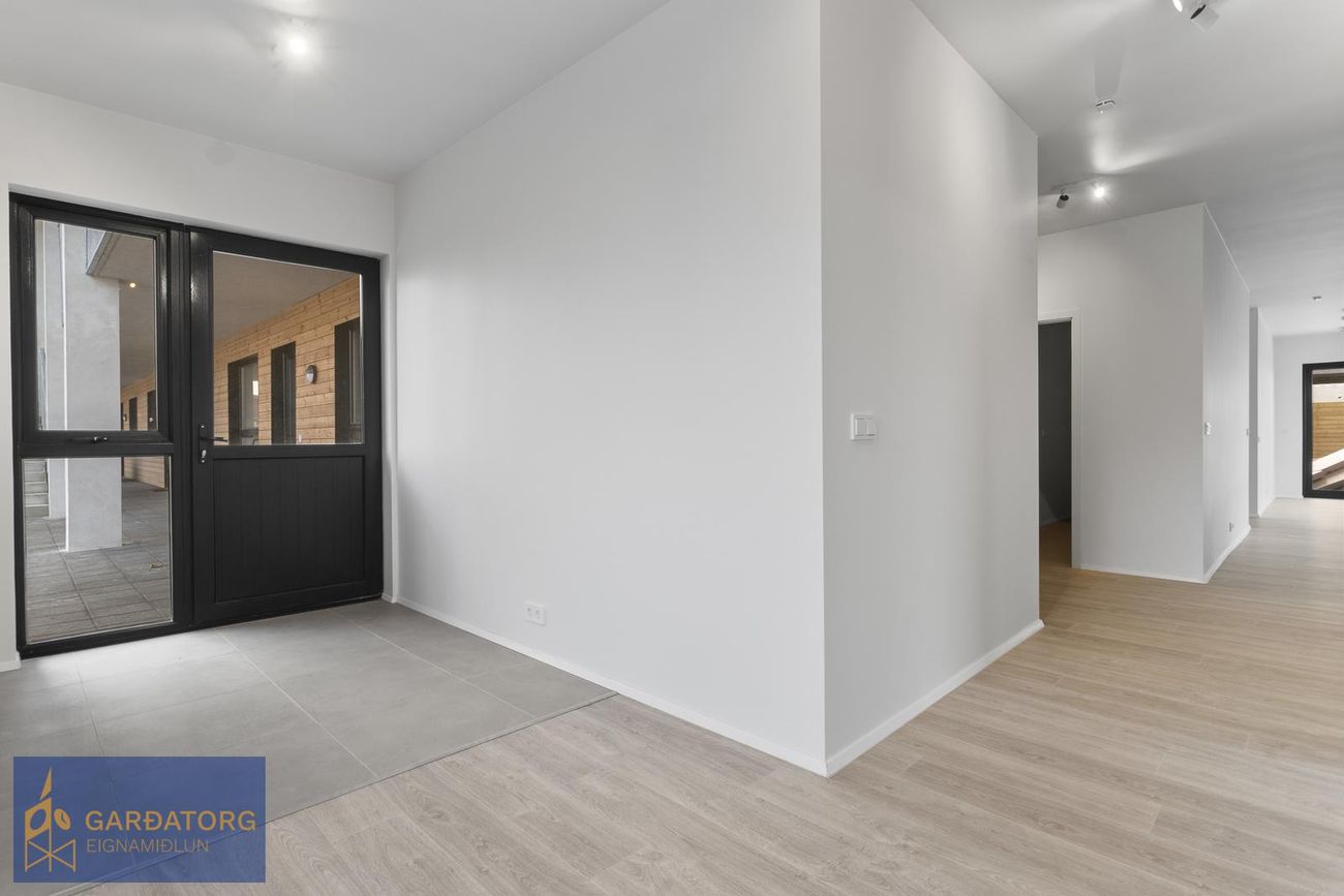 Hrafnaborg 3, 190 Sveitarfélagið Vogar