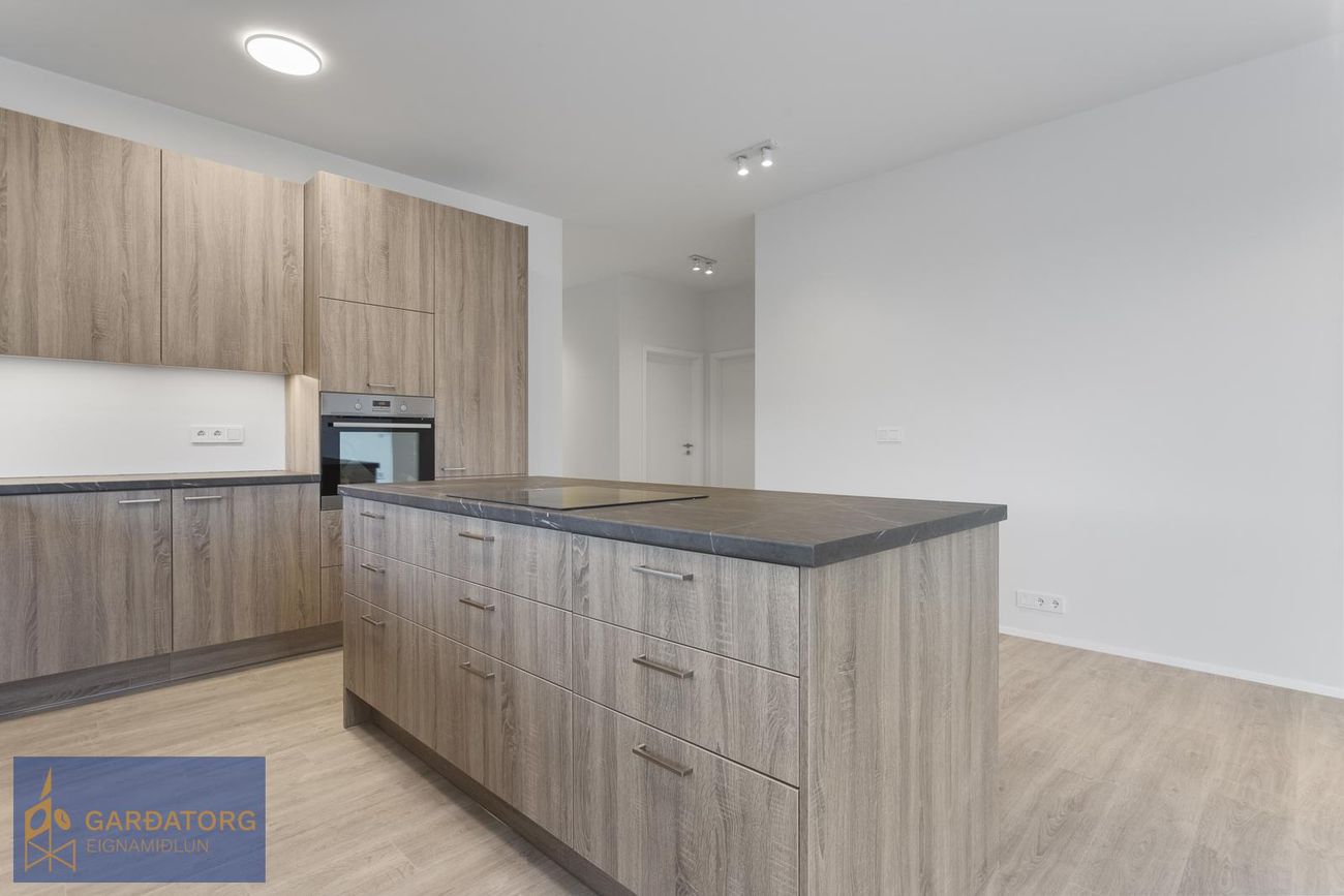 Hrafnaborg 3, 190 Sveitarfélagið Vogar