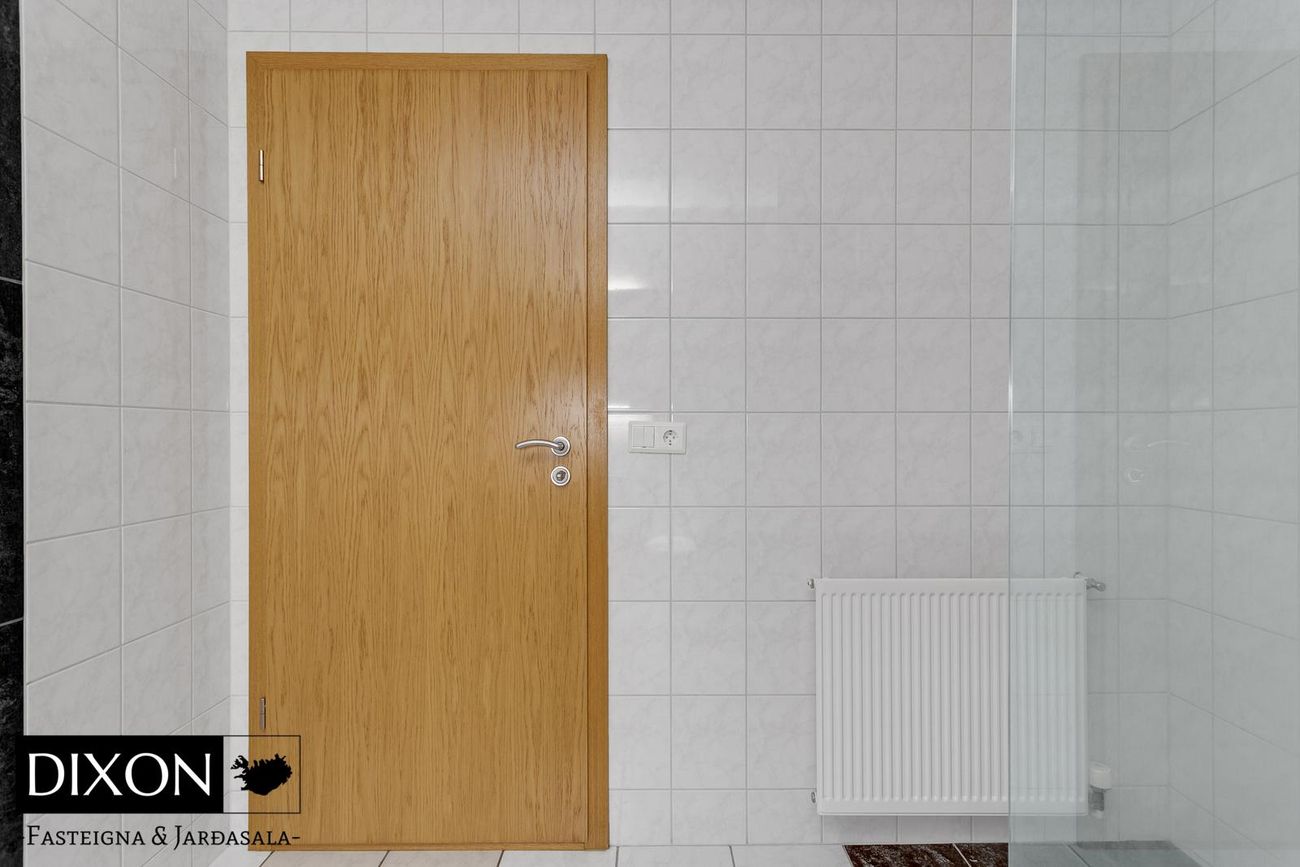 Þórðarsveigur 16, 113 Reykjavík
