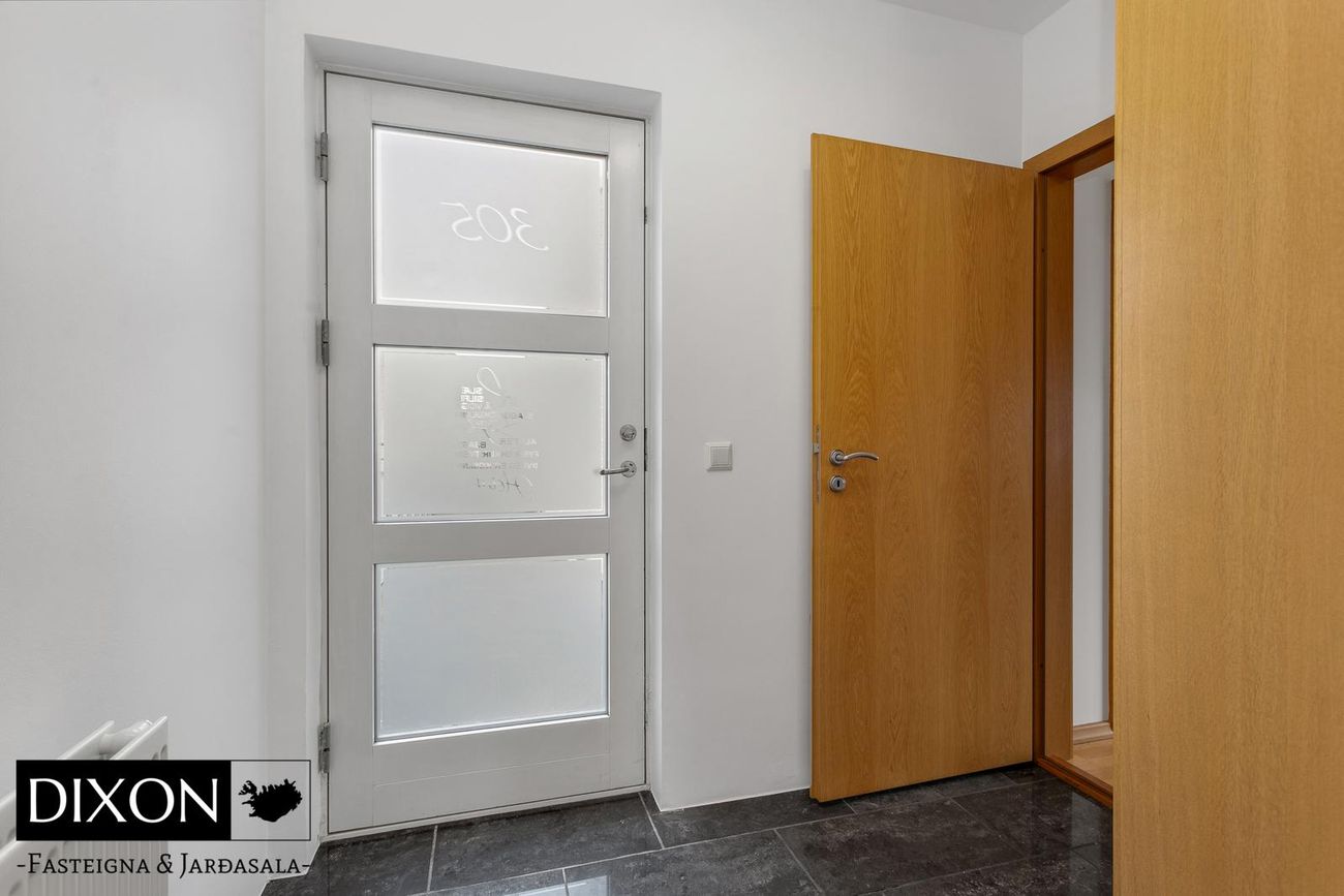 Þórðarsveigur 16, 113 Reykjavík