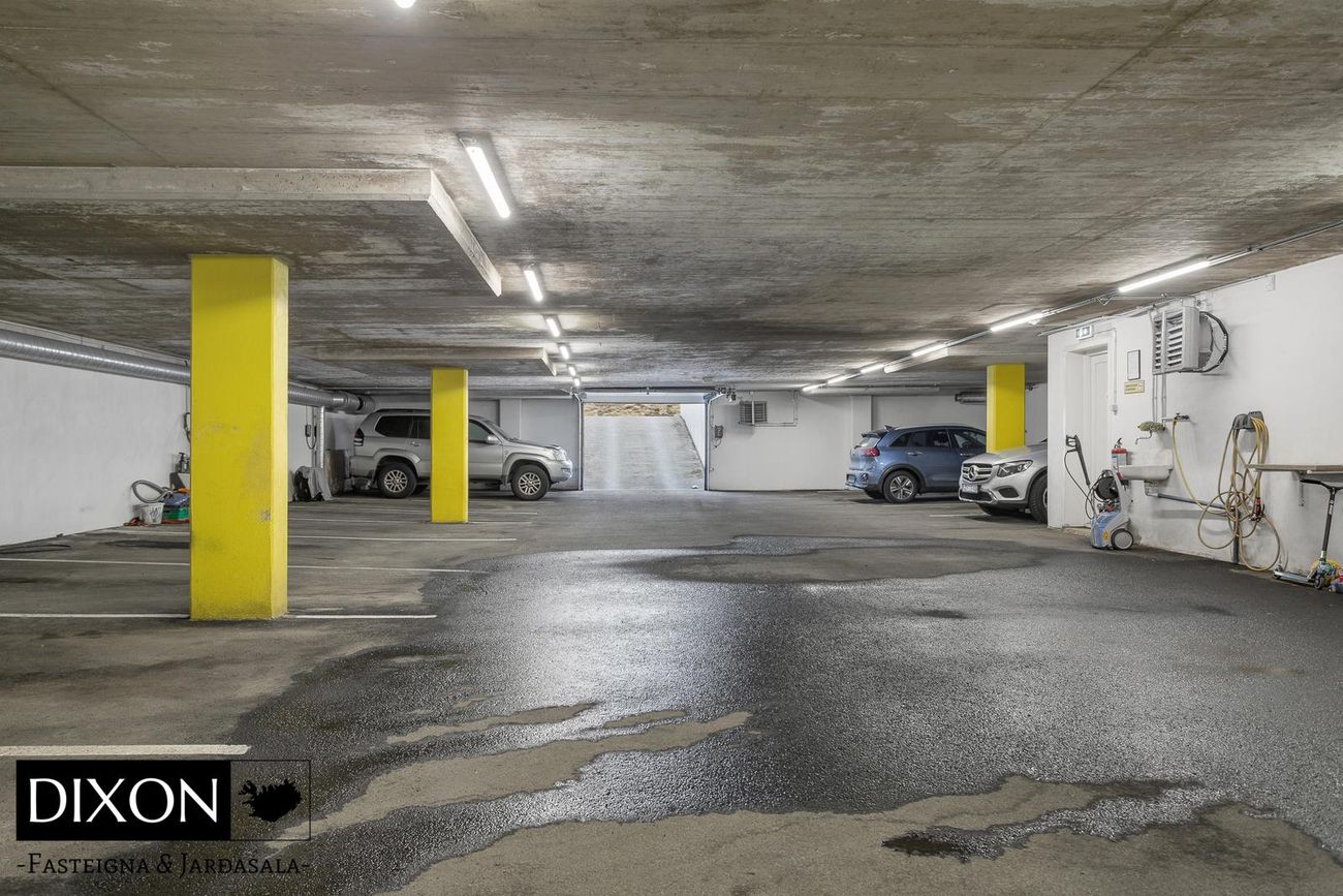 Þórðarsveigur 16, 113 Reykjavík