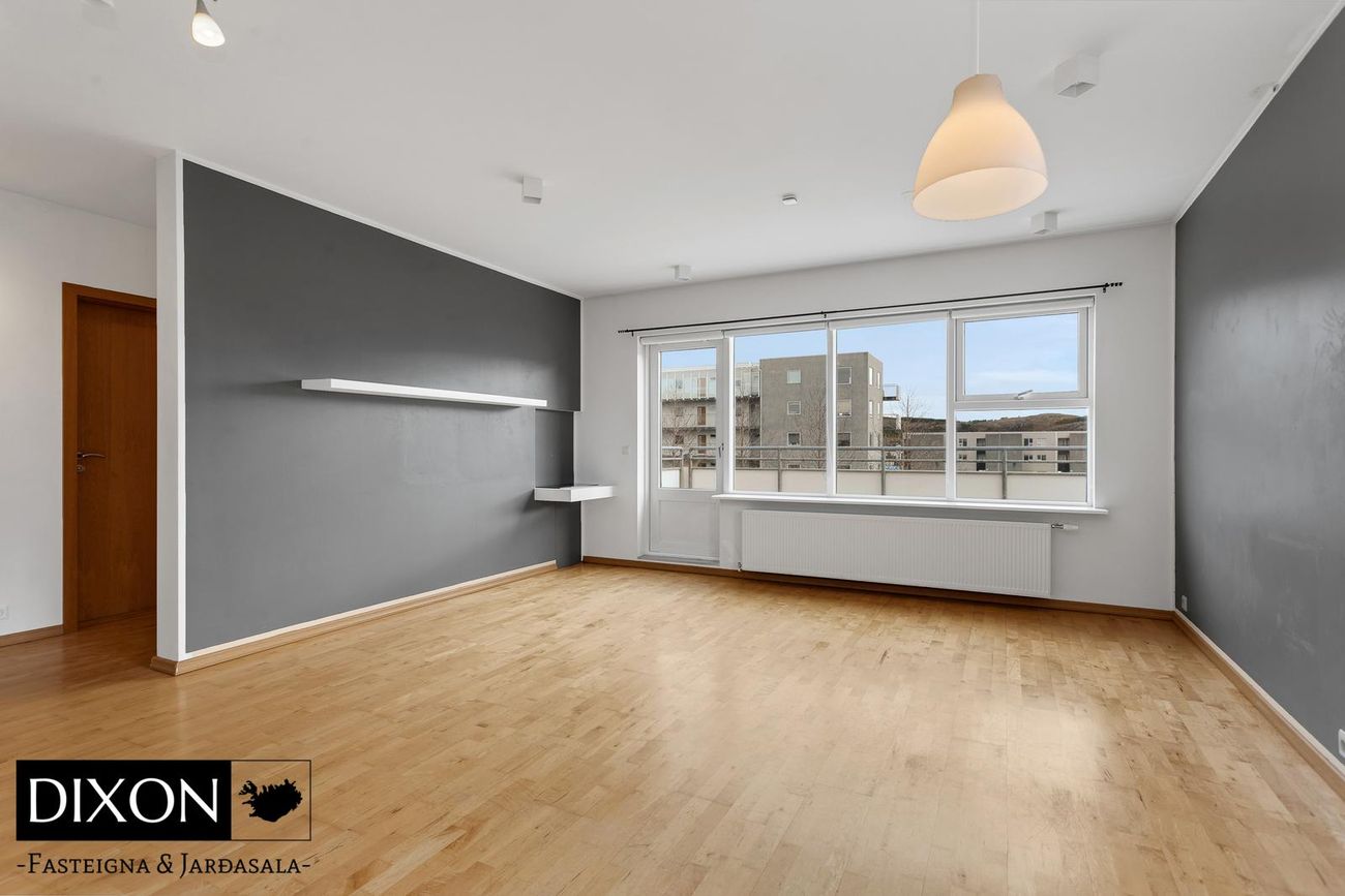 Þórðarsveigur 16, 113 Reykjavík
