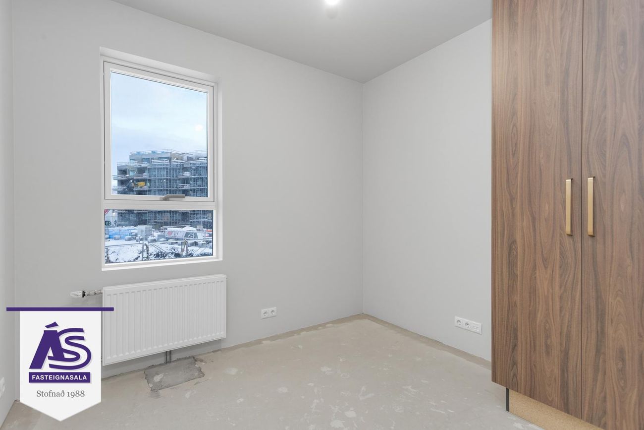 Hringhamar 33, 221 Hafnarfjörður