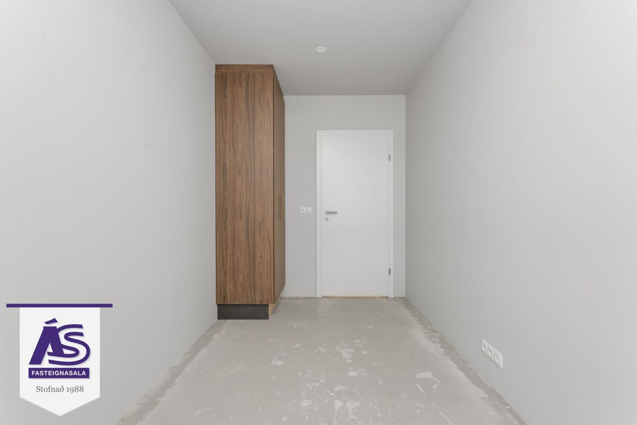 Hringhamar 33, 221 Hafnarfjörður