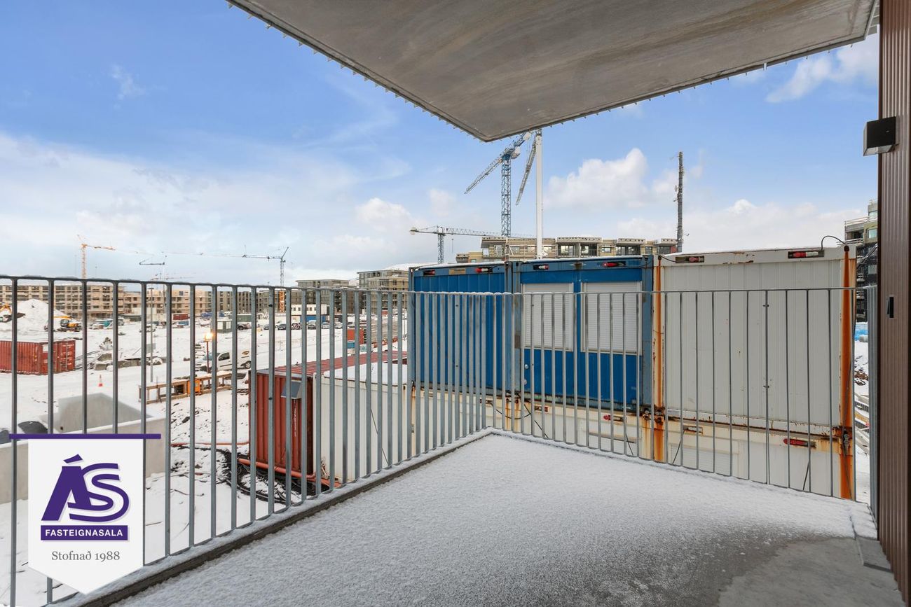 Hringhamar 33, 221 Hafnarfjörður