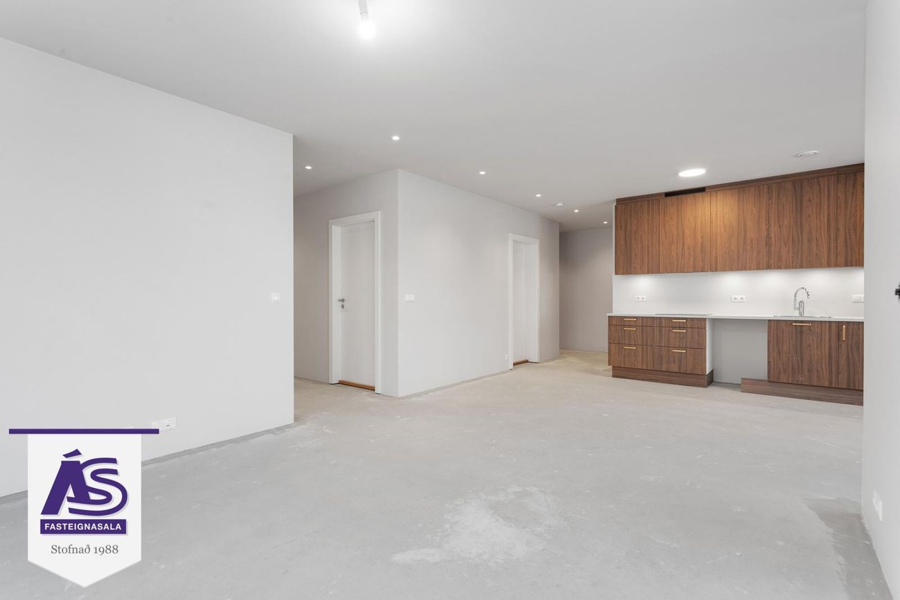 Hringhamar 33, 221 Hafnarfjörður