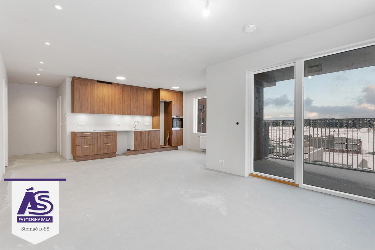 Hringhamar 33, 221 Hafnarfjörður