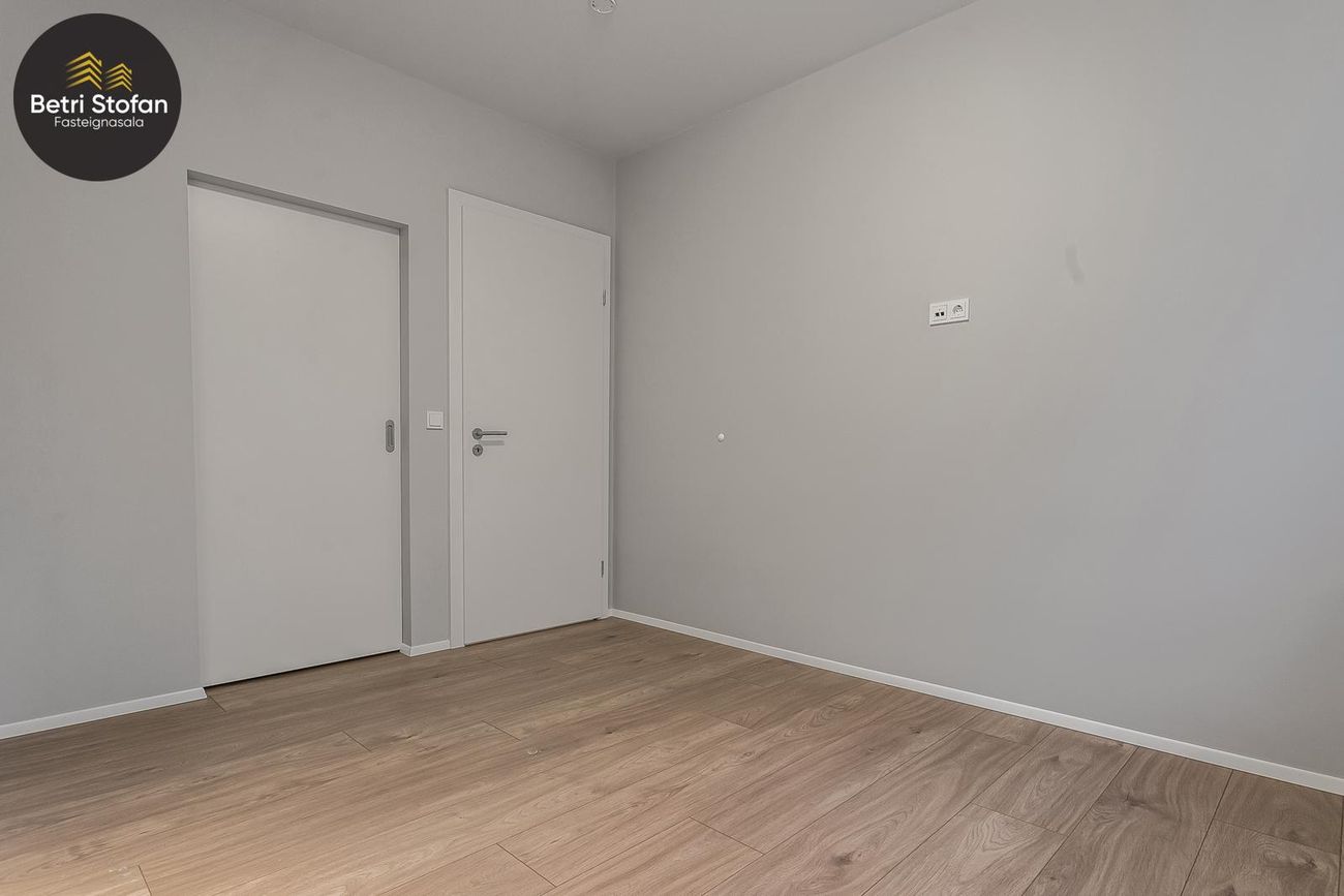 Smyrilshlíð 12, 102 Reykjavík